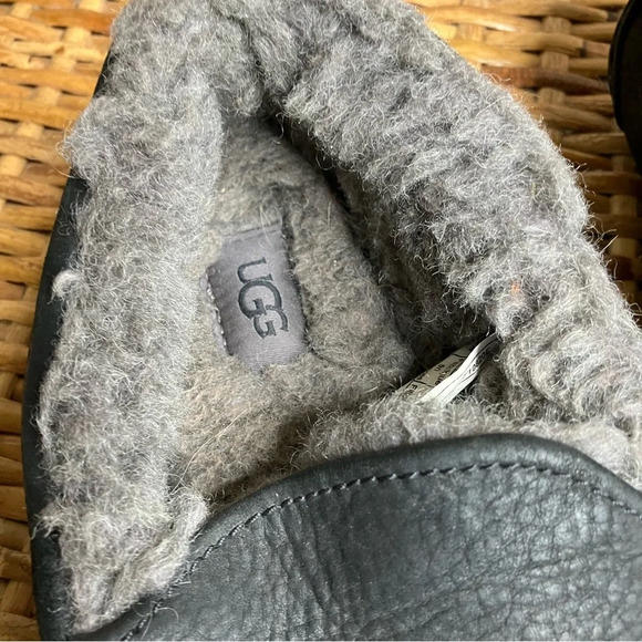 UGG Ascot Slipper Matte Leather - Picture 4 of 8